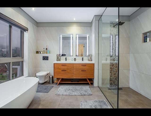 4 BEDROOM FREEHOLD FOR SALE IN LEMOENKLOOF